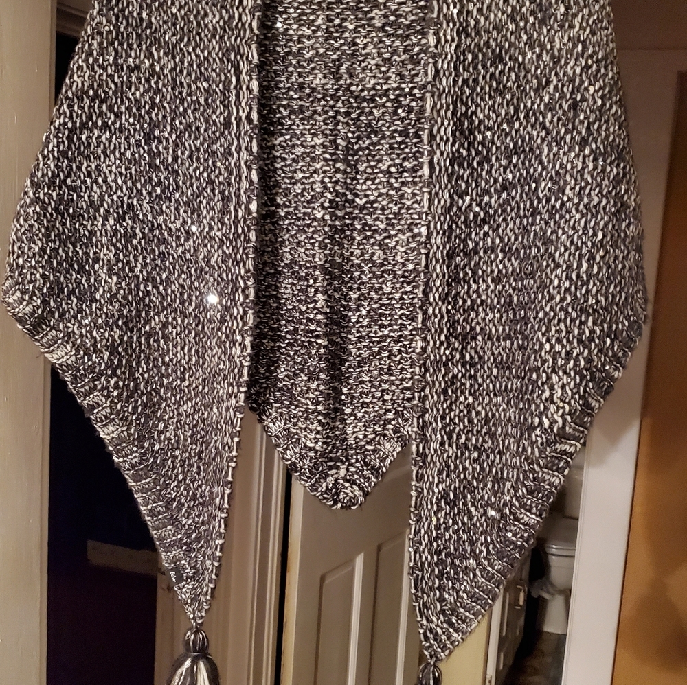 Clothes - Picture 7 of 17